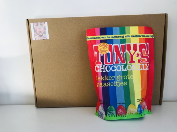 Tony-s-Chocolonely-paaseitjes-pakketzenden.nl-brievenbuscadeau-paaseitjes-chocolade
